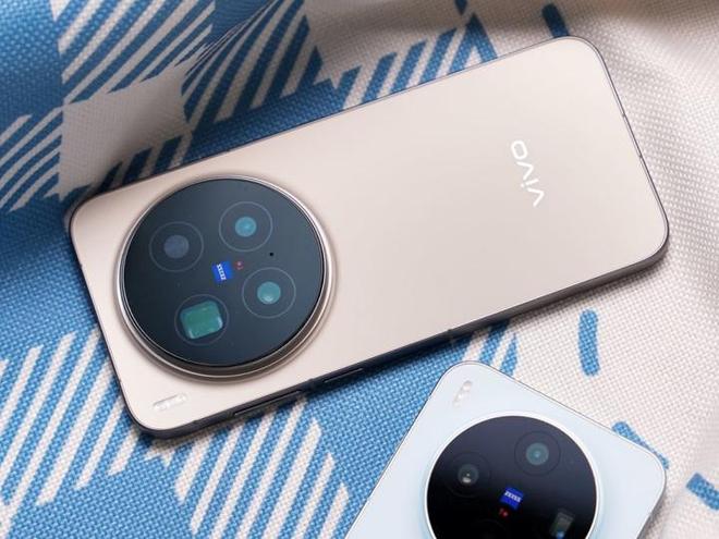 vivo X300系列销售创纪录 两杯销量超越三杯